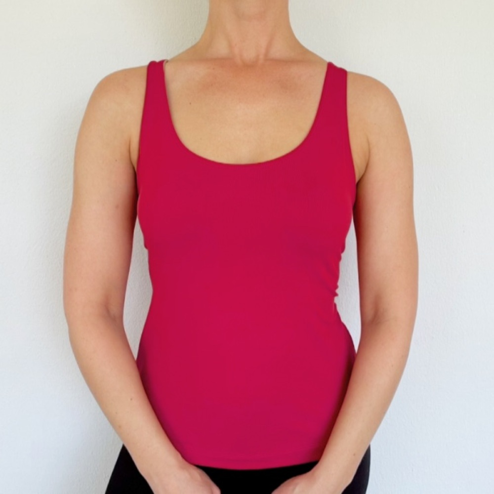 Chico’s raspberry red adjustable seamless strap spandex stretch camisole size 1